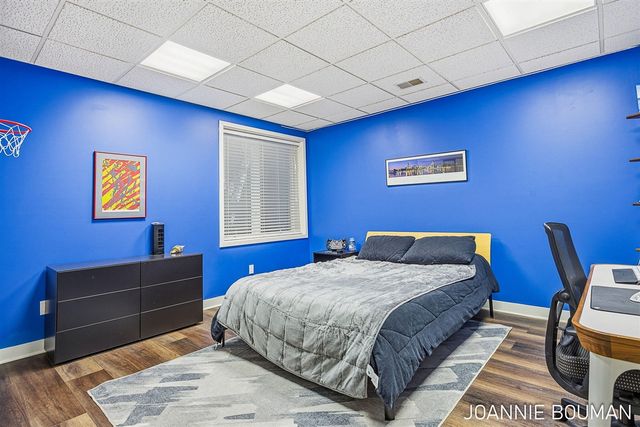 792 Pine Bay Avenue, Holland, MI 49424