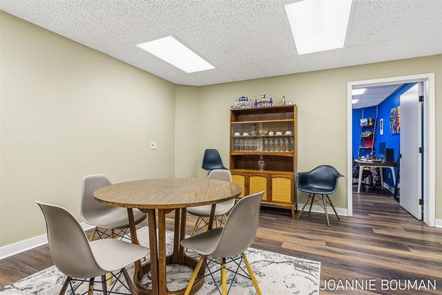792 Pine Bay Avenue, Holland, MI 49424
