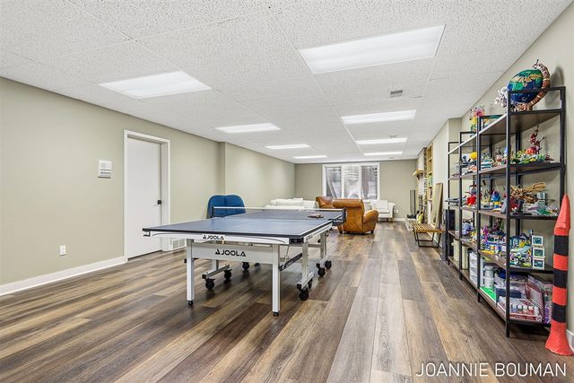 792 Pine Bay Avenue, Holland, MI 49424