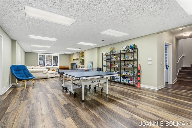 792 Pine Bay Avenue, Holland, MI 49424