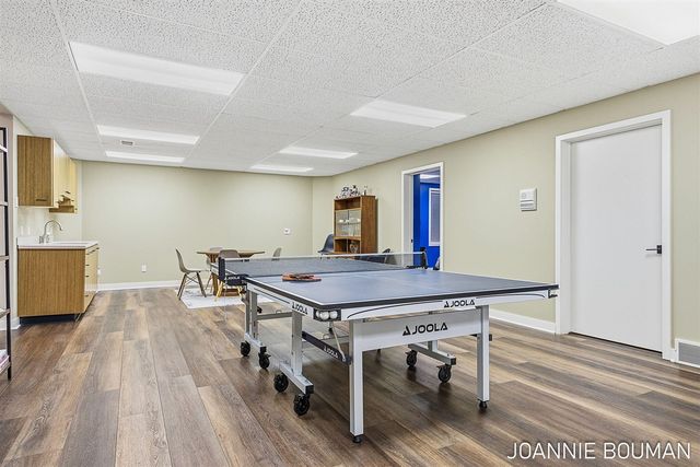 792 Pine Bay Avenue, Holland, MI 49424