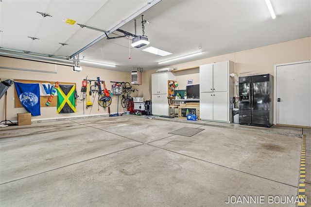 792 Pine Bay Avenue, Holland, MI 49424