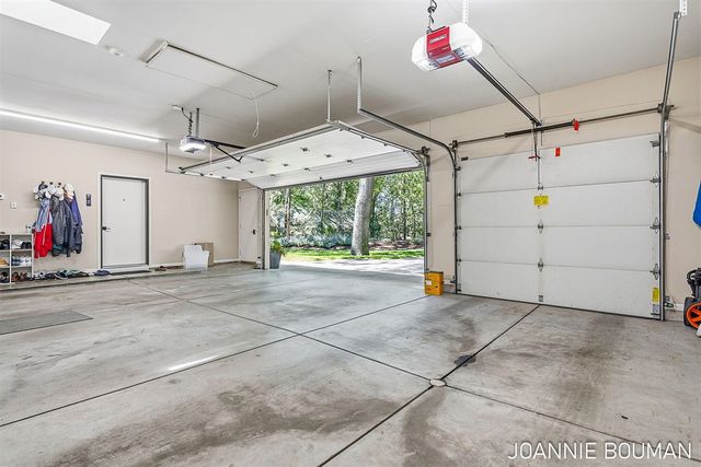 792 Pine Bay Avenue, Holland, MI 49424