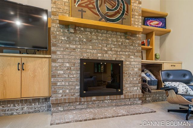 792 Pine Bay Avenue, Holland, MI 49424