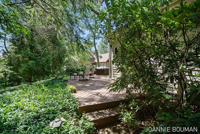 792 Pine Bay Avenue, Holland, MI 49424