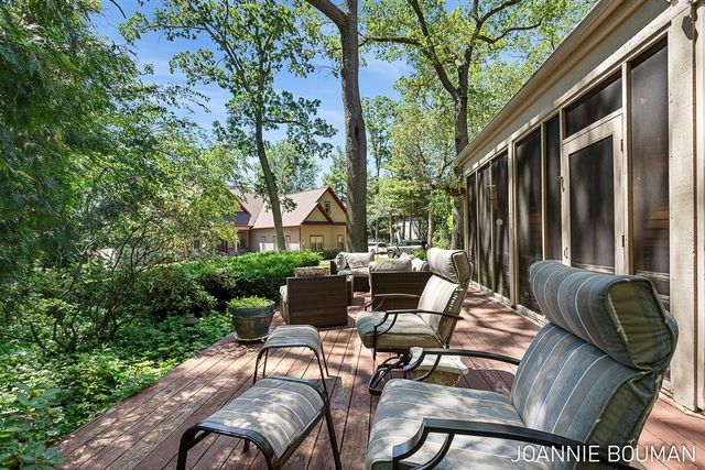 792 Pine Bay Avenue, Holland, MI 49424