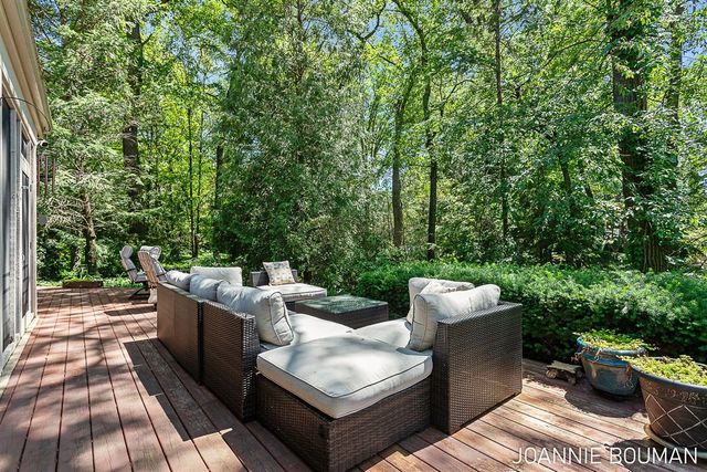 792 Pine Bay Avenue, Holland, MI 49424