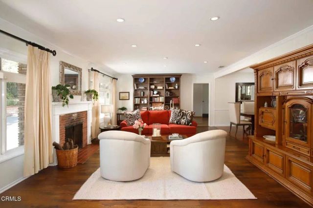 4762 Rosebank Drive, La Canada Flintridge, CA 91011