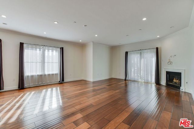 918 S Wooster Street 1, Los Angeles, CA 90035