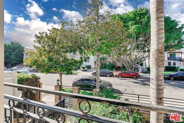 918 S Wooster Street 1, Los Angeles, CA 90035