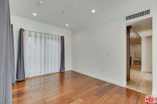 918 S Wooster Street 1, Los Angeles, CA 90035