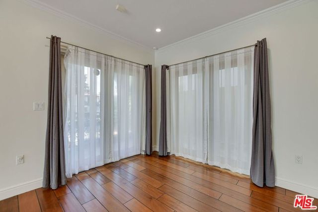 918 S Wooster Street 1, Los Angeles, CA 90035