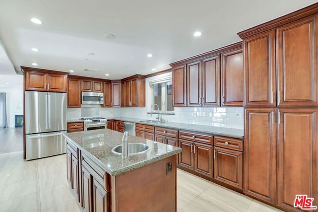 918 S Wooster Street 1, Los Angeles, CA 90035