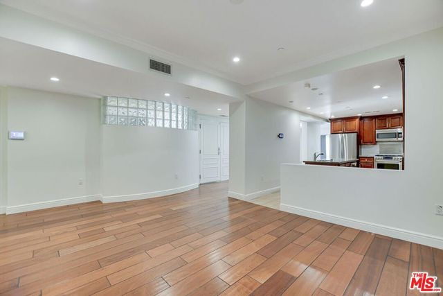 918 S Wooster Street 1, Los Angeles, CA 90035