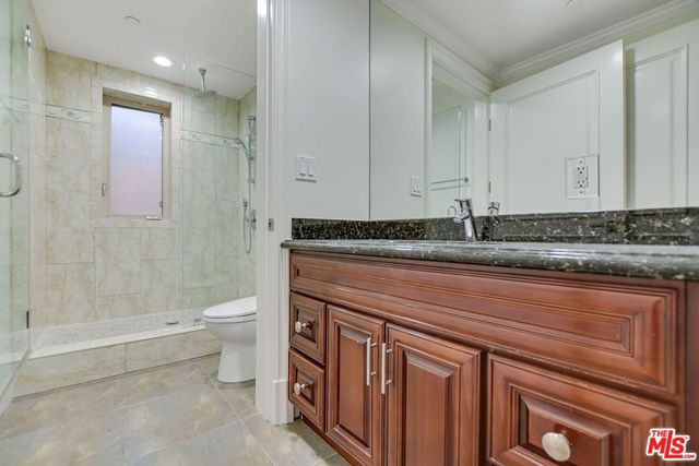 918 S Wooster Street 1, Los Angeles, CA 90035