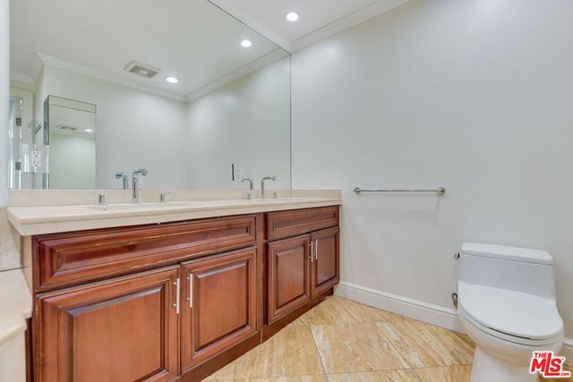 918 S Wooster Street 1, Los Angeles, CA 90035