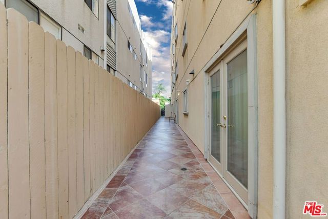 918 S Wooster Street 1, Los Angeles, CA 90035