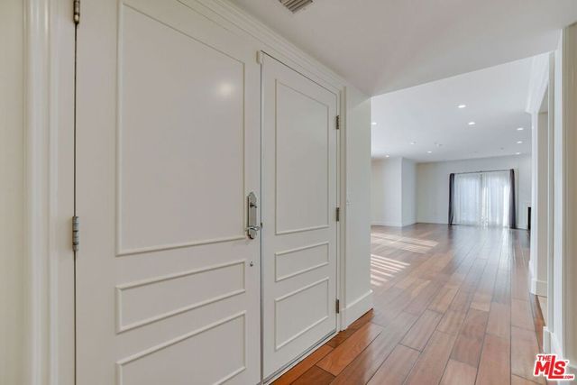 918 S Wooster Street 1, Los Angeles, CA 90035