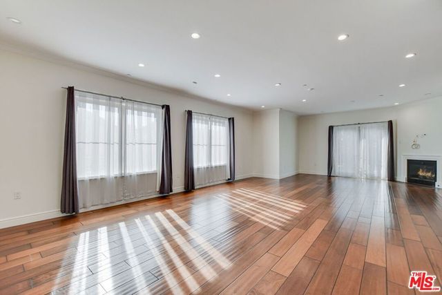 918 S Wooster Street 1, Los Angeles, CA 90035