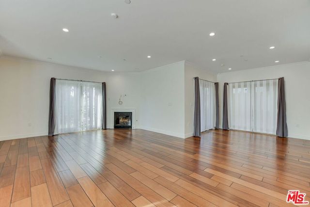 918 S Wooster Street 1, Los Angeles, CA 90035