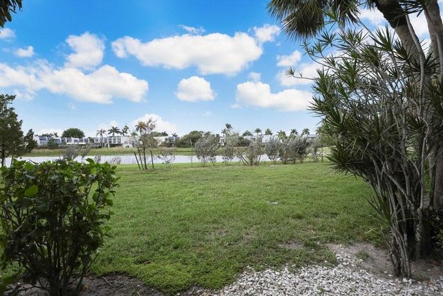 4278 Deste Court 107, Lake Worth, FL 33467