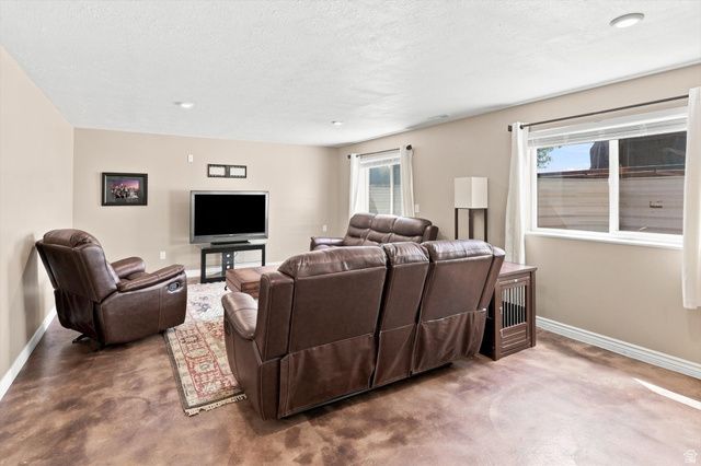 4349 W 625 S, West Point, UT 84015