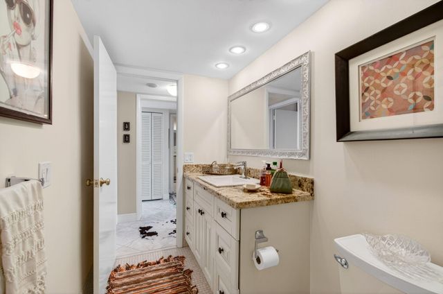 1200 S Ocean Boulevard 17c, Boca Raton, FL 33432