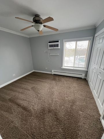 910 W Alleghany Drive 2A, Arlington Heights, IL 60004