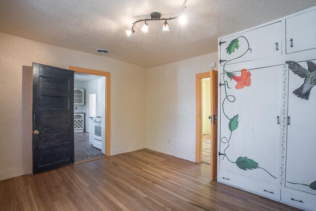 902 Edith Boulevard NE, Albuquerque, NM 87102