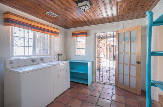 902 Edith Boulevard NE, Albuquerque, NM 87102