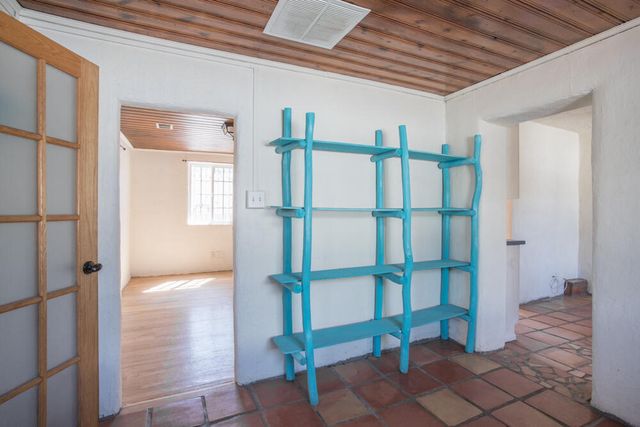 902 Edith Boulevard NE, Albuquerque, NM 87102