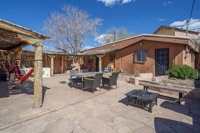 902 Edith Boulevard NE, Albuquerque, NM 87102