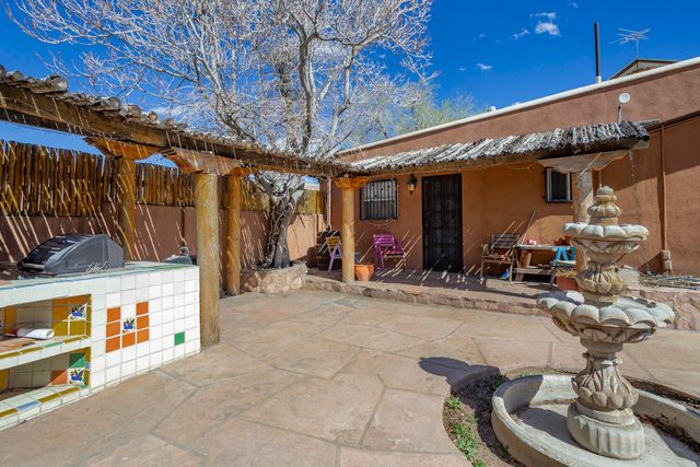 902 Edith Boulevard NE, Albuquerque, NM 87102