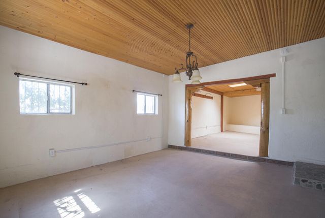 902 Edith Boulevard NE, Albuquerque, NM 87102