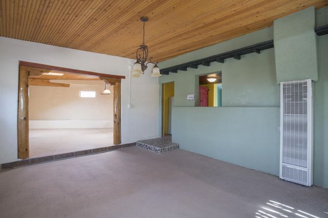 902 Edith Boulevard NE, Albuquerque, NM 87102