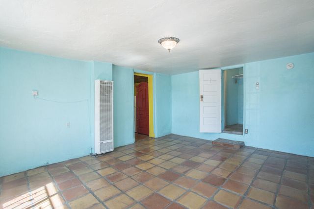 902 Edith Boulevard NE, Albuquerque, NM 87102