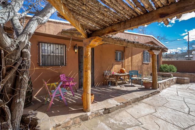 902 Edith Boulevard NE, Albuquerque, NM 87102