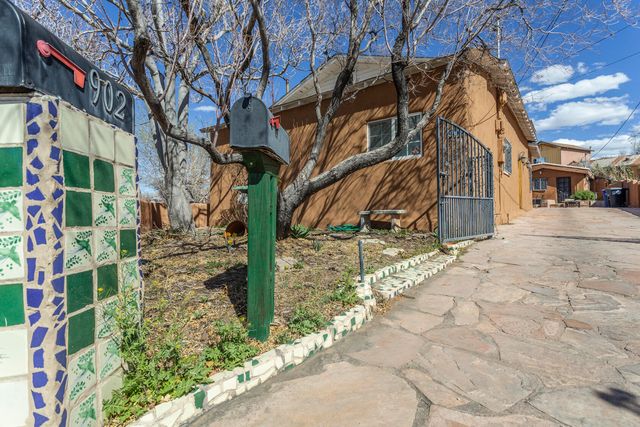902 Edith Boulevard NE, Albuquerque, NM 87102