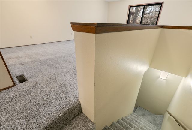 7 August Lane, Bella Vista, AR 72715