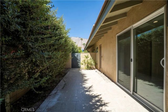 555 S Thornhill Road 4, Palm Springs, CA 92264