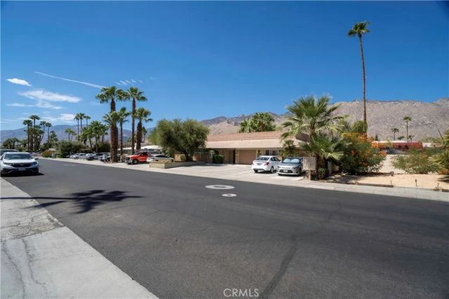 555 S Thornhill Road 4, Palm Springs, CA 92264