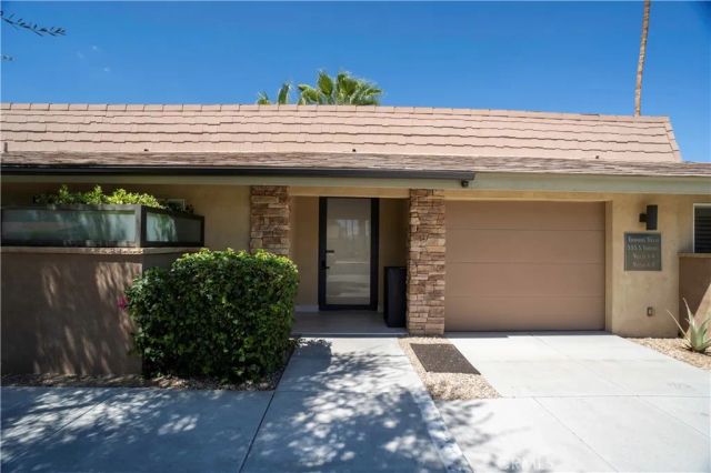 555 S Thornhill Road 4, Palm Springs, CA 92264