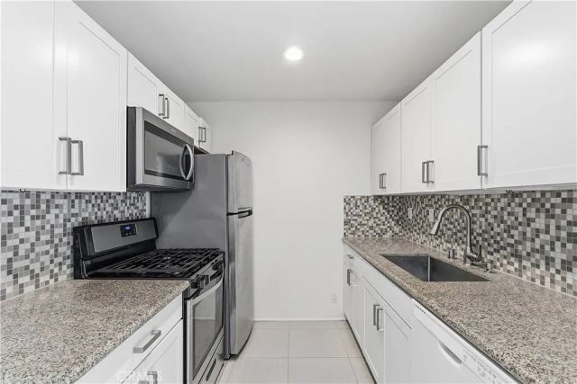 555 S Thornhill Road 4, Palm Springs, CA 92264