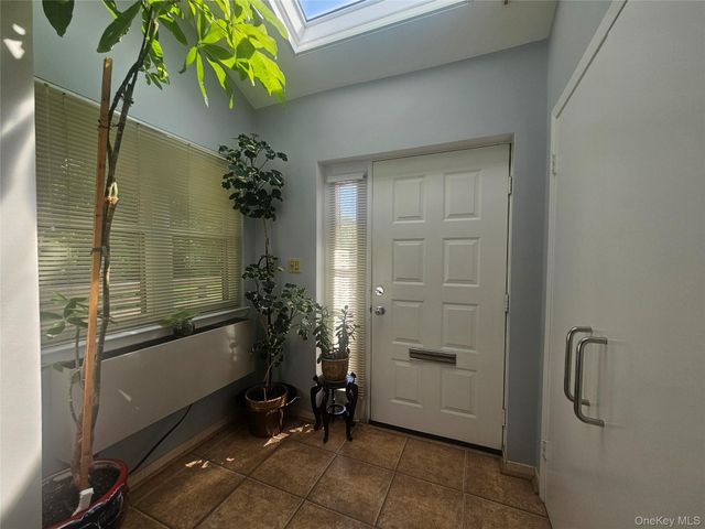 1337 Broadway C10, Hewlett, NY 11557