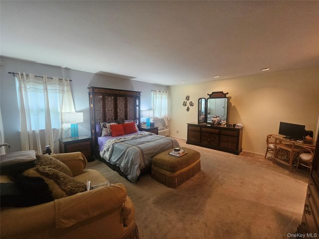 1337 Broadway C10, Hewlett, NY 11557
