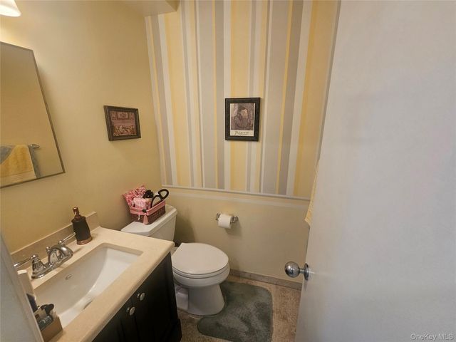 1337 Broadway C10, Hewlett, NY 11557