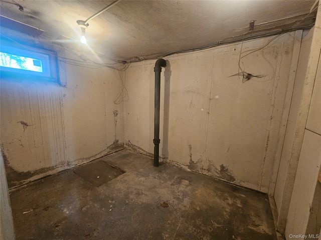 1337 Broadway C10, Hewlett, NY 11557