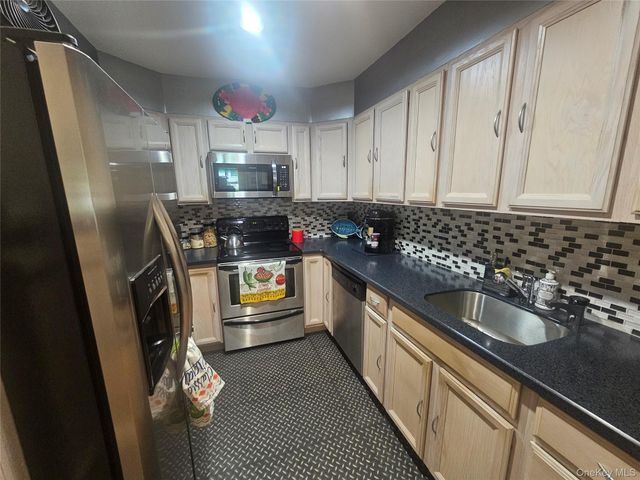 1337 Broadway C10, Hewlett, NY 11557