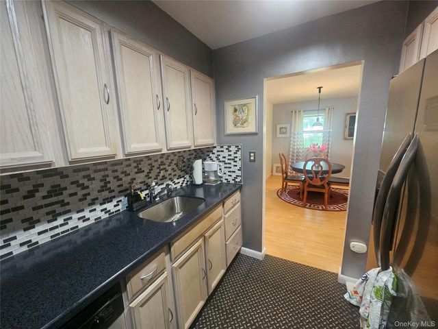 1337 Broadway C10, Hewlett, NY 11557