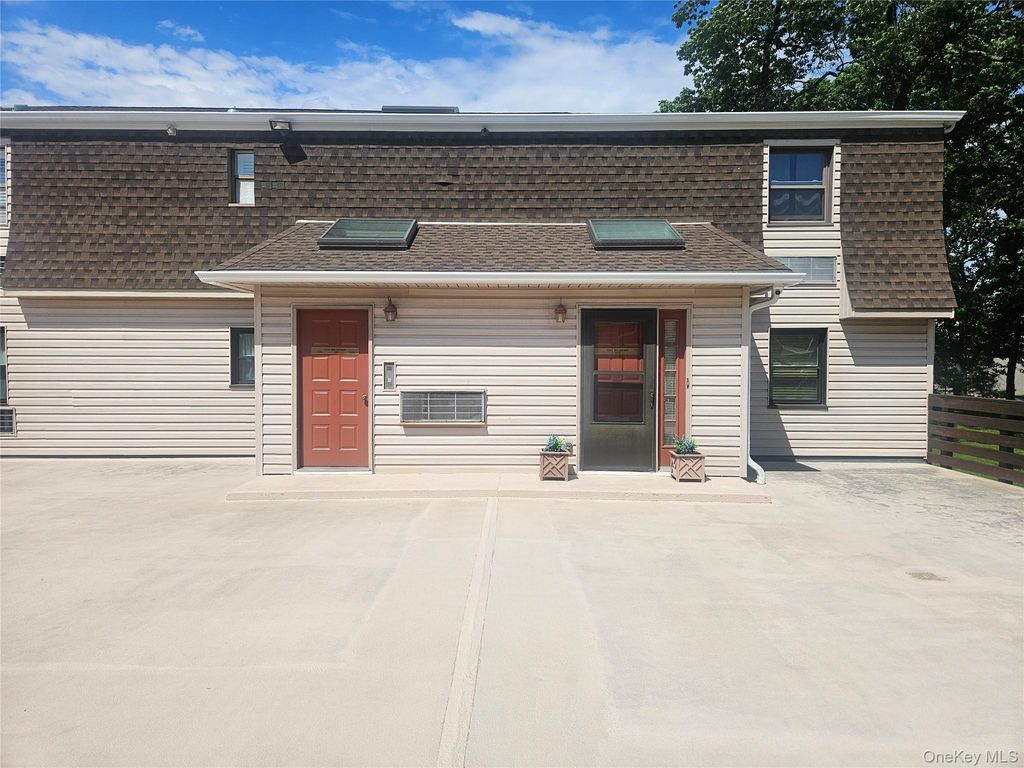 1337 Broadway C10, Hewlett, NY 11557
